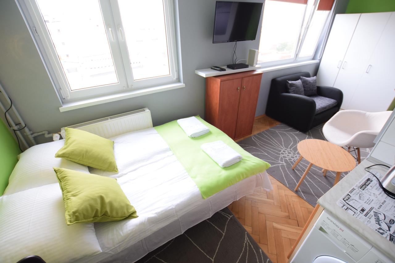 Elegant Apartment Chmielna Promenade Warschau Buitenkant foto